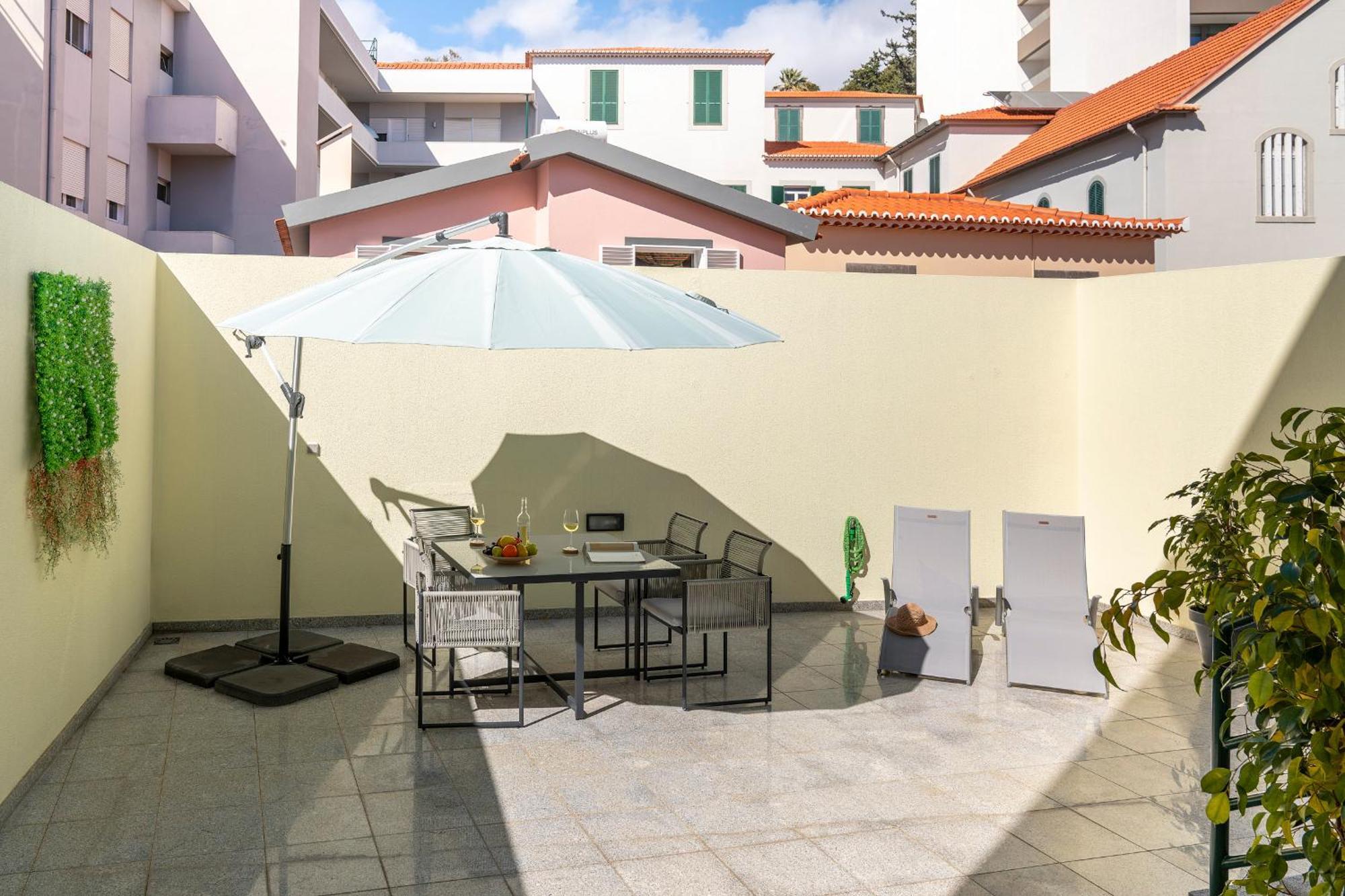 Apartamento Do Carmo By An Island Apart فونشال المظهر الخارجي الصورة